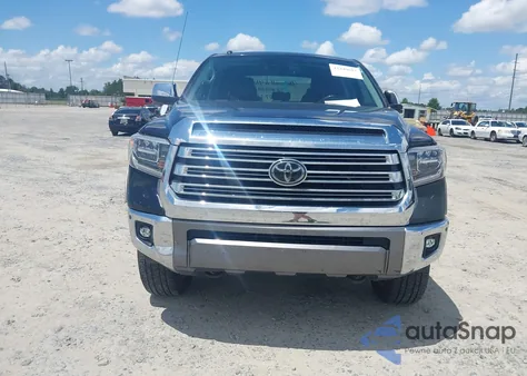 2018 Toyota Tundra 1794 5.7L V8 z USA, uszkodzony, nr VIN 5TFAW5F19JX685740